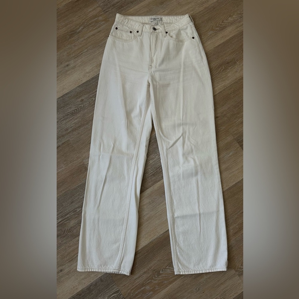 Abercrombie Loose Jean Curve Love - White